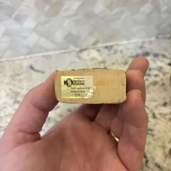 Vintage 1998 Blossom Bucket Suzi Skoglund Church Stain Glass Windows Signed Suzi - Picture 6 of 9